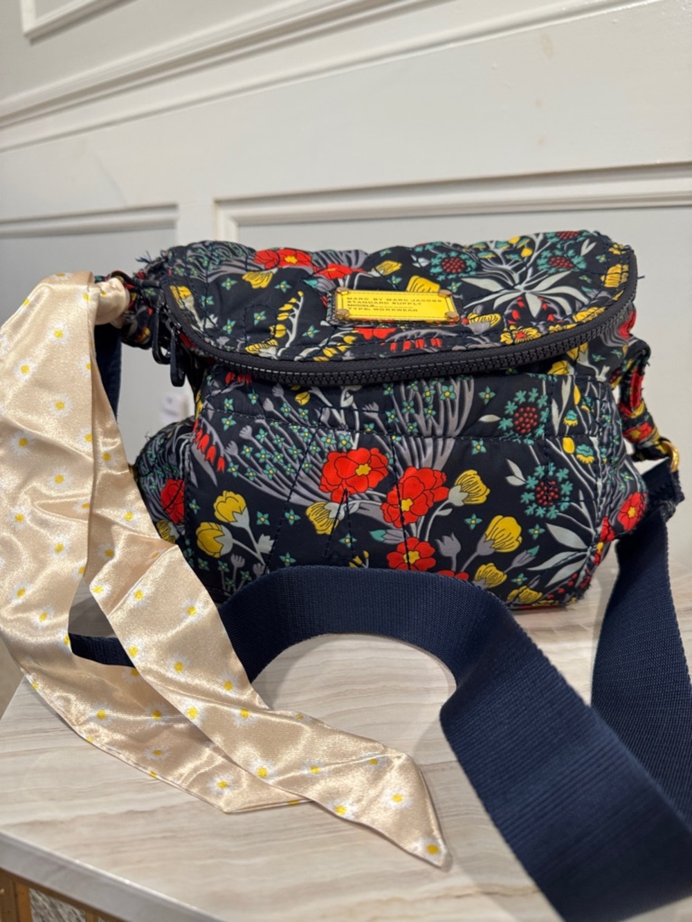 Marc Jacobs Natasha Quilted Floral Crossbody Blue with Red & Yellow Flowers - Picture 4 of 17
